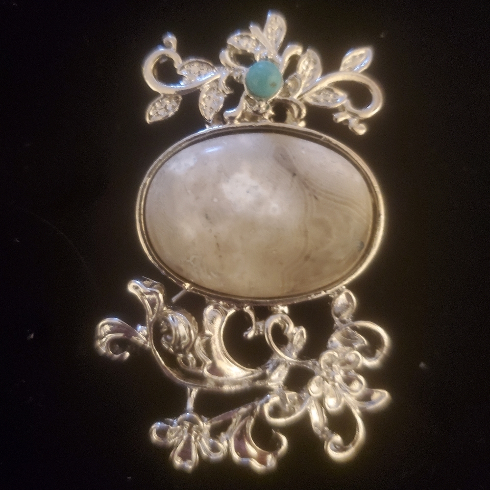 New Agate Silver Wrapped Flower Pendant Brooch.
